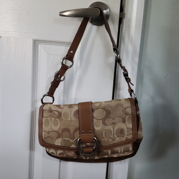 Coach purse - Picture 3 of 4